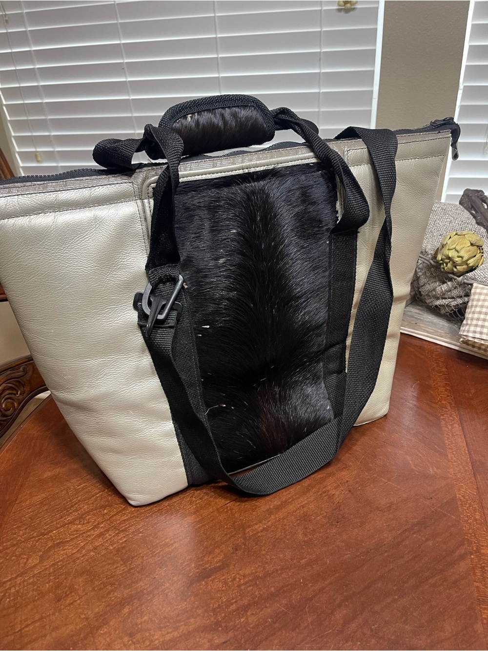 Sealed coolers bag metallic gold with real hide removable liner